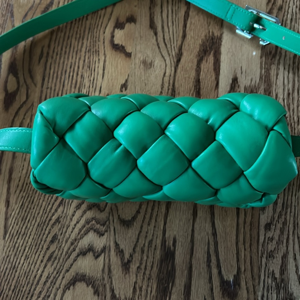 JW PEI Green Quilted Puffy Crossbody Bag - Picture 2 of 15